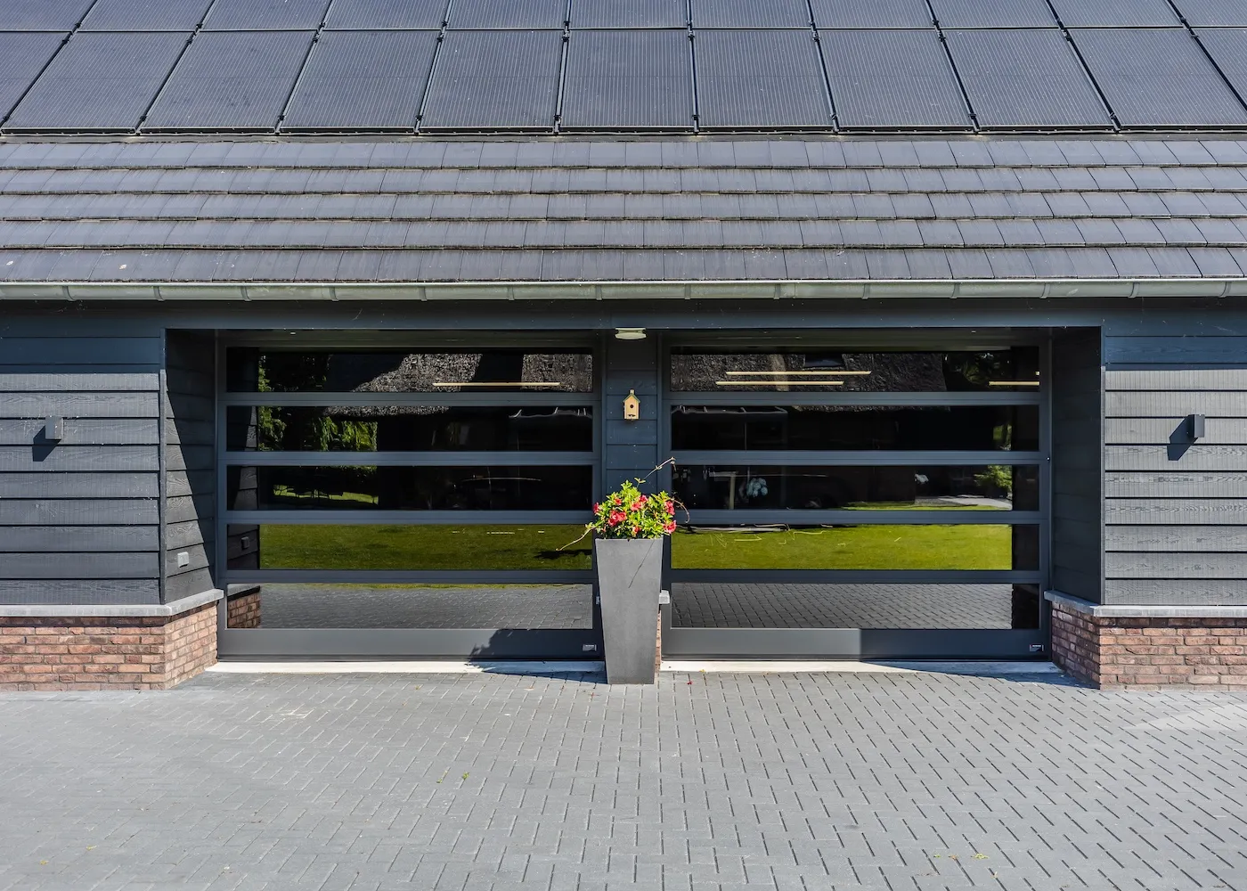 Projecten_GaragedeureninHierden_1400x1000